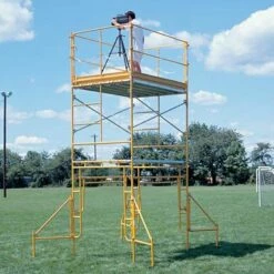 Deluxe Coaches Tower