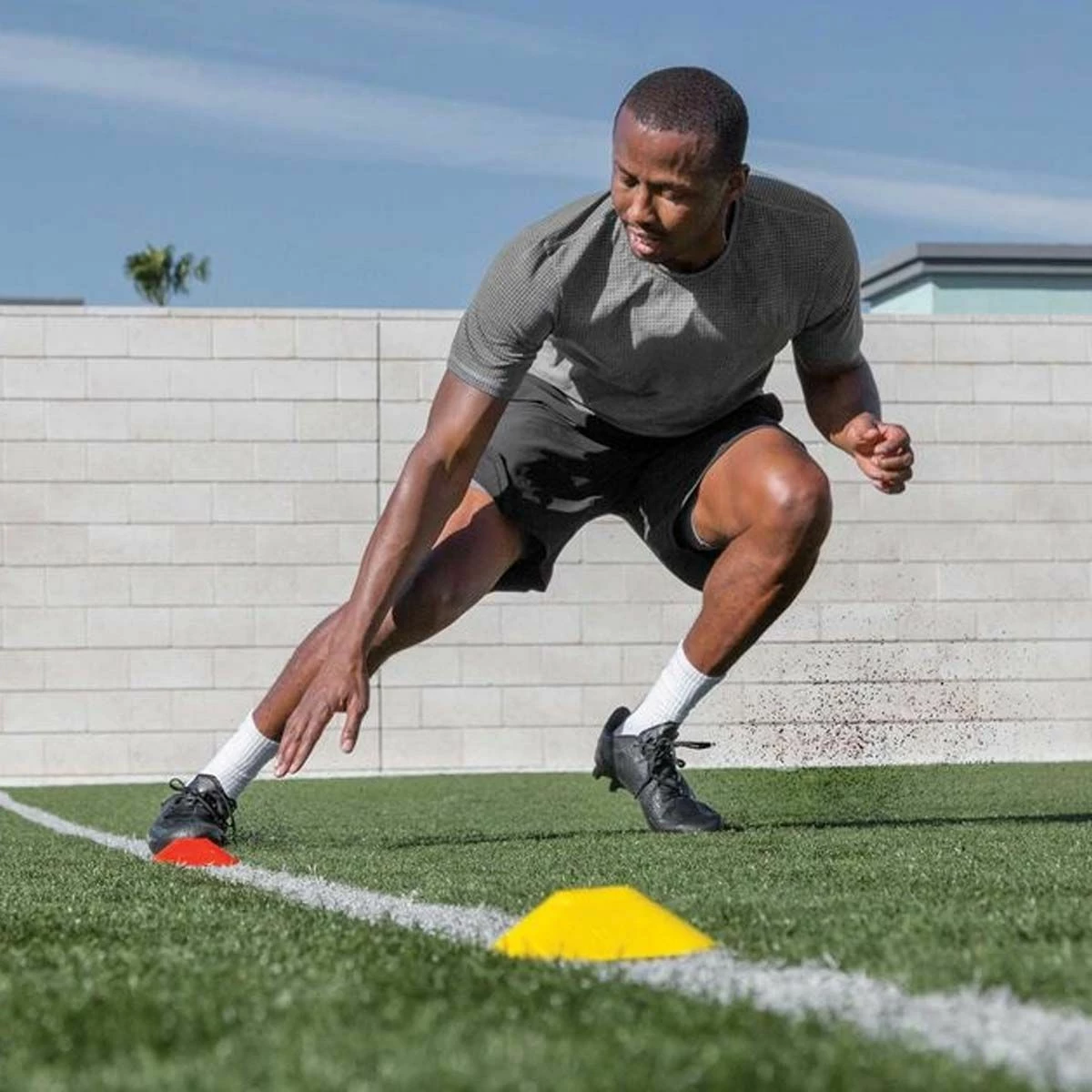 SKLZ 50pk Mini-Cones w/ Strap 2 SKLZ 50pk Mini-Cones w/ Strap - Image 2